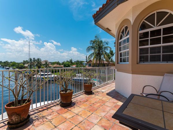 Walk to Beach Six Bedroom Vacation Home in Fort Lauderdale