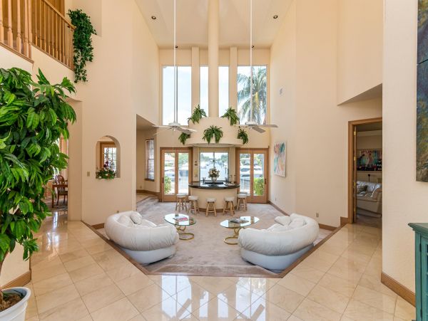 Walk to Beach Six Bedroom Vacation Home in Fort Lauderdale