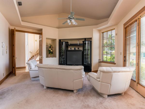 Walk to Beach Six Bedroom Vacation Home in Fort Lauderdale