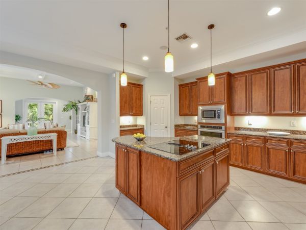 Steps to Beach Captiva Vacation Home Sleeps 12 Guests