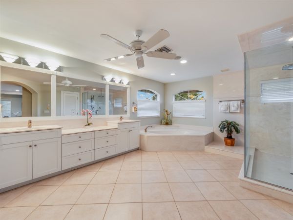 Steps to Beach Captiva Vacation Home Sleeps 12 Guests