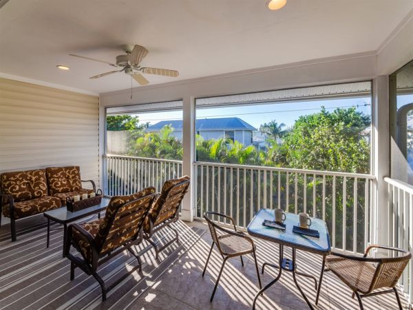 Steps to Beach Captiva Vacation Home Sleeps 12 Guests