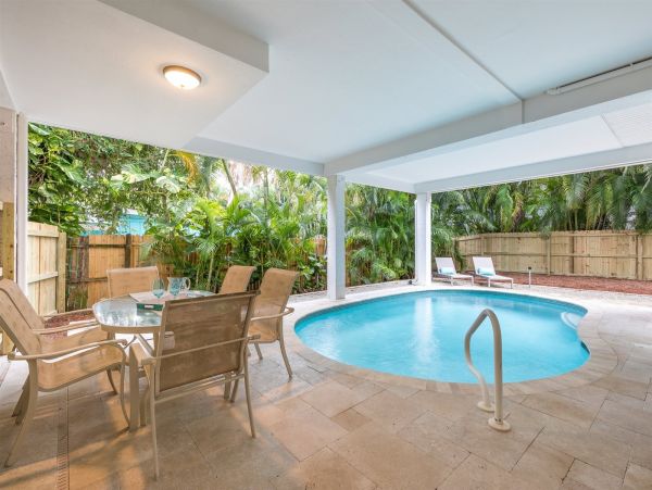 Steps to Beach Captiva Vacation Home Sleeps 12 Guests