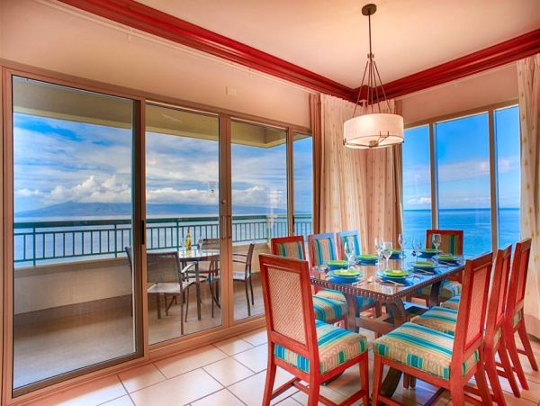 Beautiful 3 Bedroom Oceanfront Condo Sleeps 12 Guests