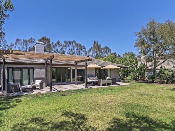 Stunning 3 Bedroom Home in Montecito with Modern Decor