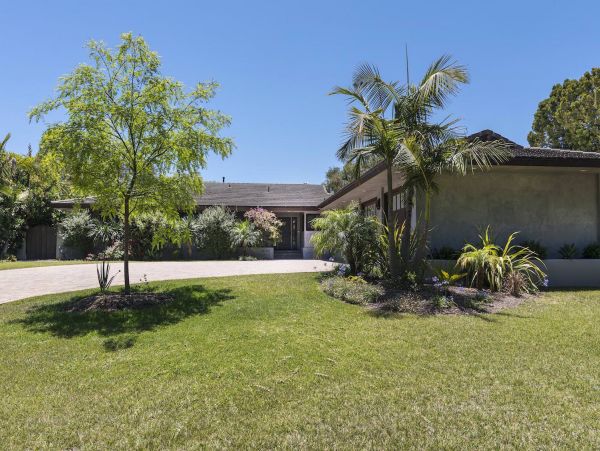 Stunning 3 Bedroom Home in Montecito with Modern Decor