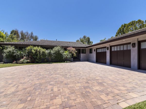 Stunning 3 Bedroom Home in Montecito with Modern Decor