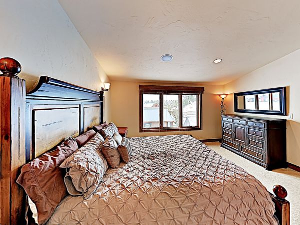Mountain Views Breckenridge Vacation Home Sleeps 10 Guests
