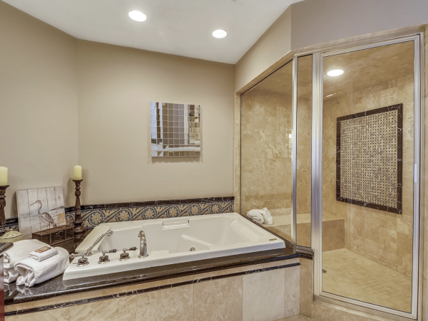 Destin Luxury 3 Bedroom Beach Condo with Gulf Views Sleeps 6