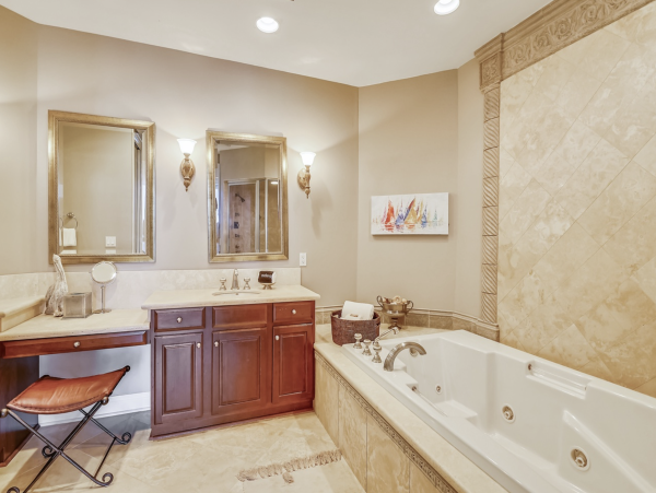 Destin Luxury 3 Bedroom Beach Condo with Gulf Views Sleeps 6