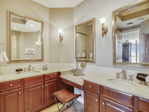 Destin Luxury 3 Bedroom Beach Condo with Gulf Views Sleeps 6