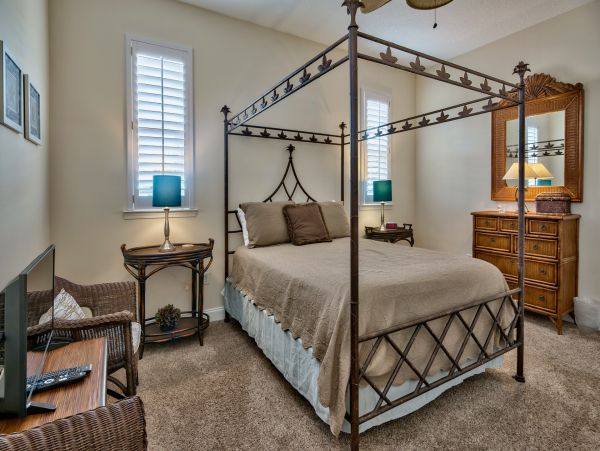 Stylish Destin Vacation Pool Home Sleeps 10 Guests