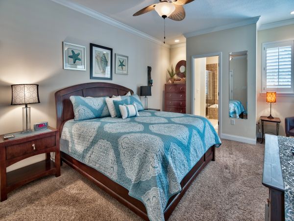 Stylish Destin Vacation Pool Home Sleeps 10 Guests