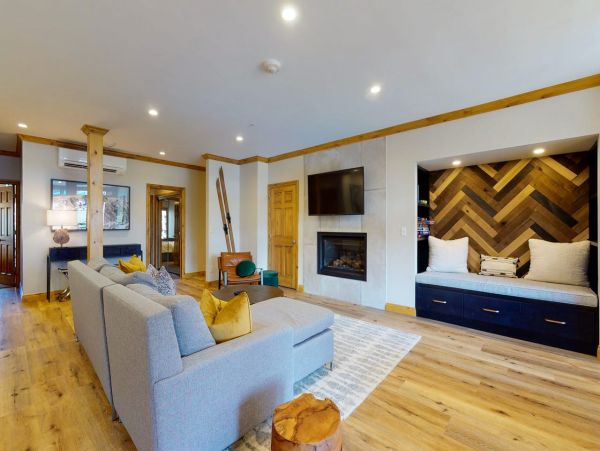 Luxury Two Bedroom Ski in Ski Out Vacation Condo in Vail