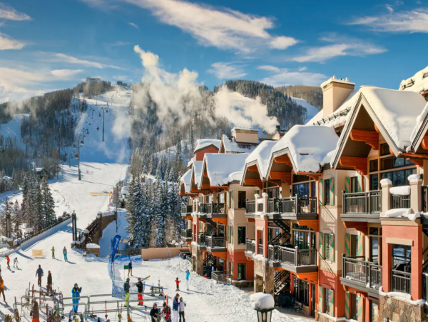 Ski in/Ski out First-Floor Condo with Shared Pool & Spa