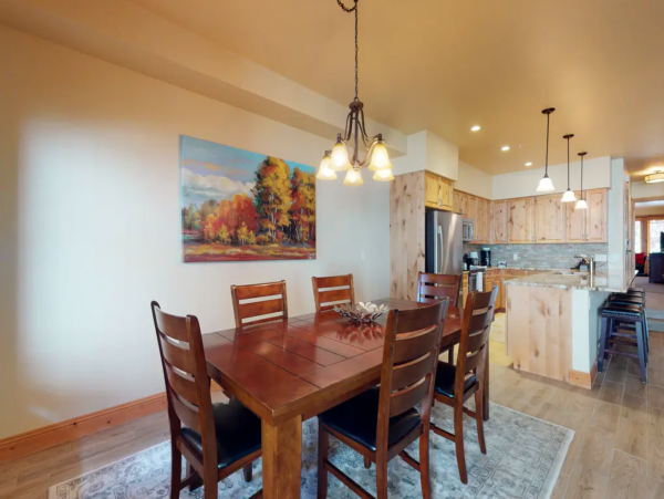 Ski in/Ski out First-Floor Condo with Shared Pool & Spa