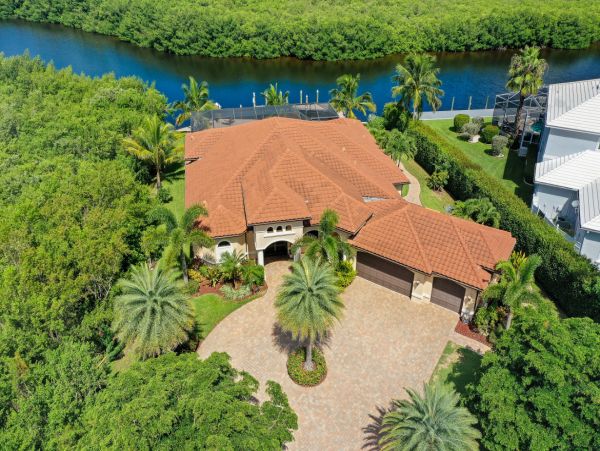 Stunning Cape Coral Vacation Rental Pool Home with Gym