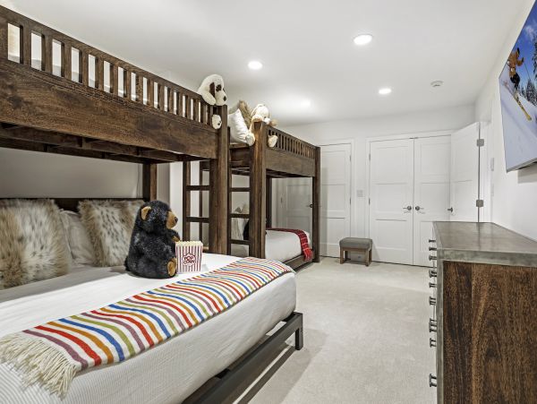 Luxury Beaver Creek Townhouse With 4 Bedroom Plus Den