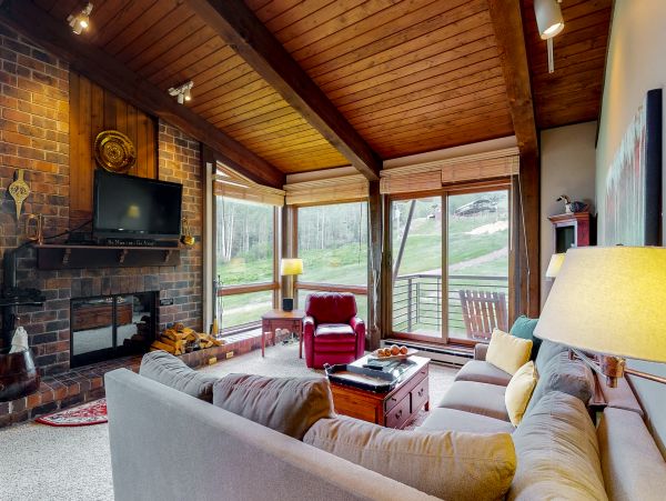 Ski In/Out 2 Bedroom Snowmass Rental
