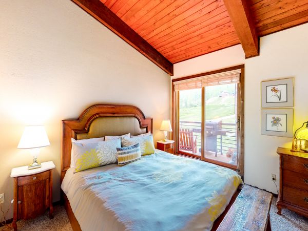 Ski In/Out 2 Bedroom Snowmass Rental