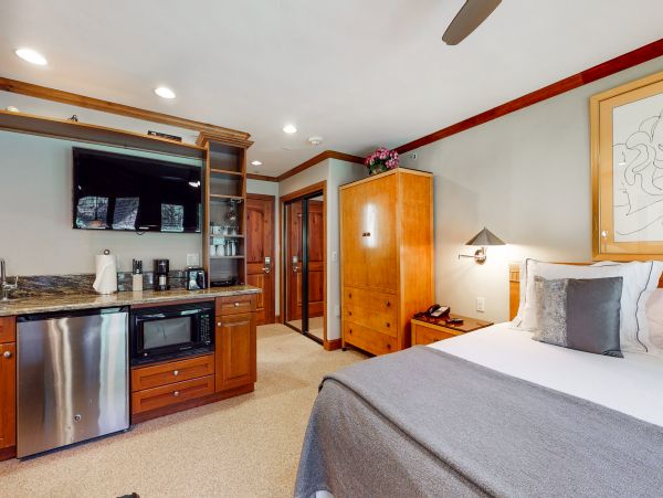 Vail Lionshead Condo 950060