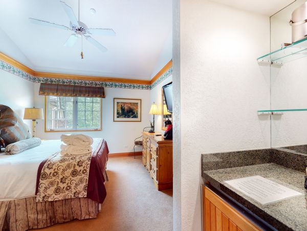 Beaver Creek Bachelor Gulch Condo 950082