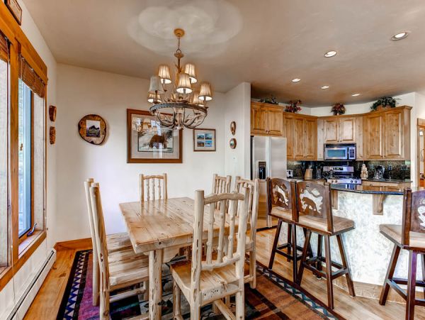 Steamboat Springs Five Bedroom Townhome Walk to Lifts