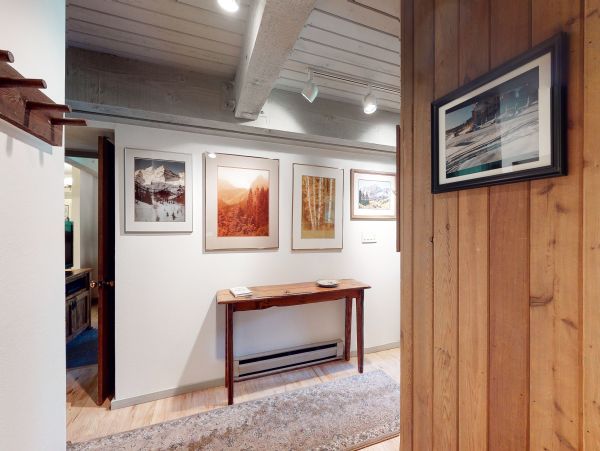 2 Bedroom with Hot Tub, Ski/In-Out