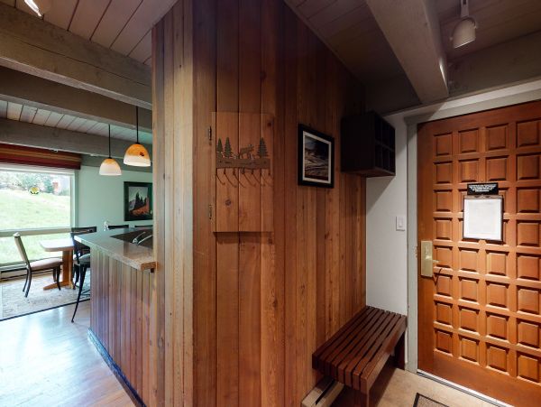 2 Bedroom with Hot Tub, Ski/In-Out