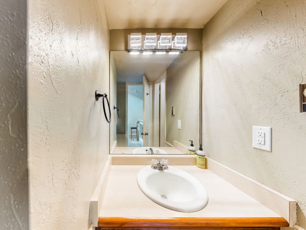 Vail Lionshead Condo 950128