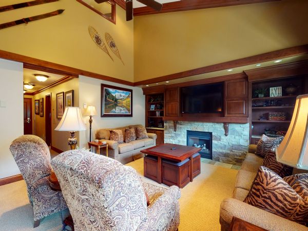 Four Bedroom Vail Vacation Condo Sleeps 9 Ski In Ski Out