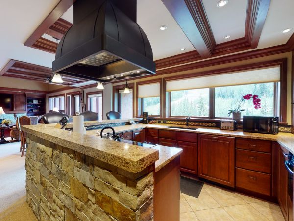 Four Bedroom Vail Vacation Condo Sleeps 9 Ski In Ski Out
