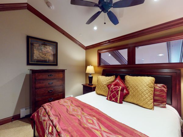 Four Bedroom Vail Vacation Condo Sleeps 9 Ski In Ski Out