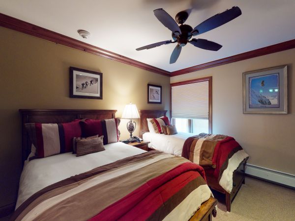 Four Bedroom Vail Vacation Condo Sleeps 9 Ski In Ski Out