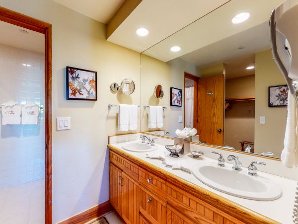 Beaver Creek Bachelor Gulch Condo 950178