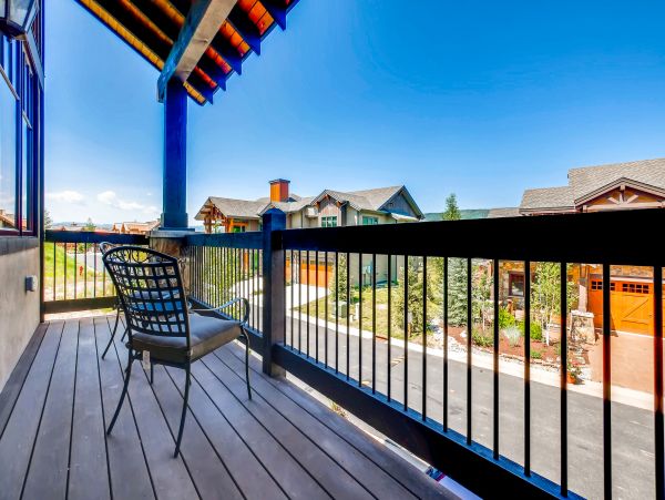 Stately Townhome with Shared Pool & Hot Tub