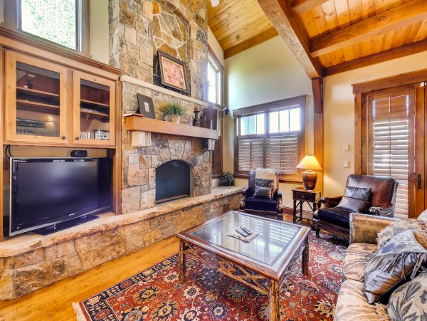 Stately Townhome with Shared Pool & Hot Tub