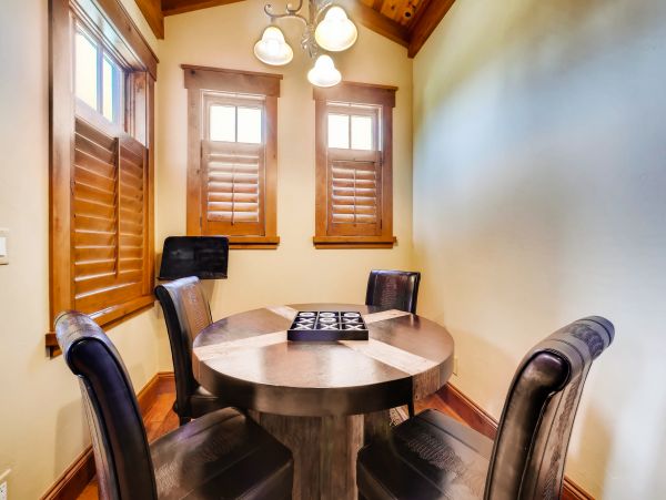 Stately Townhome with Shared Pool & Hot Tub