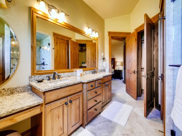 Stately Townhome with Shared Pool & Hot Tub