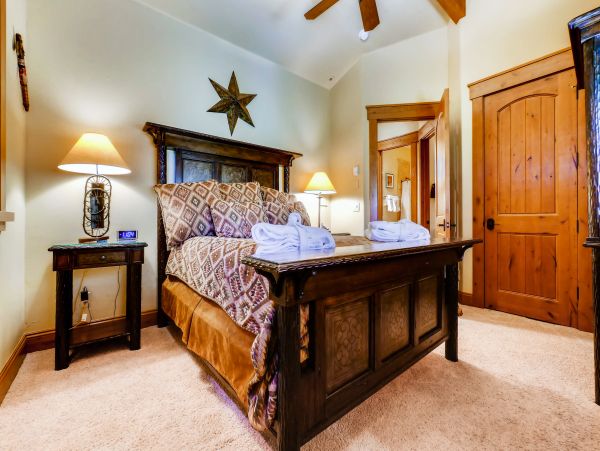 Stately Townhome with Shared Pool & Hot Tub