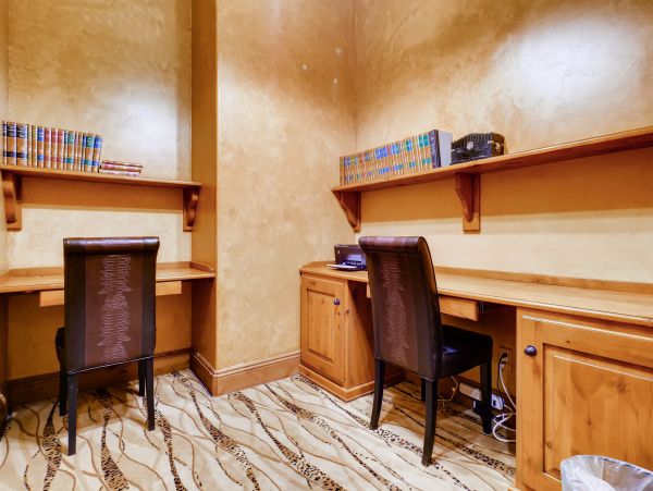 Stately Townhome with Shared Pool & Hot Tub