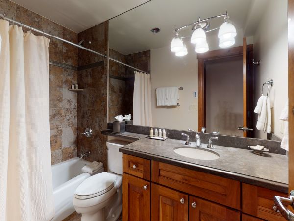 Vail Lionshead Condo 950192