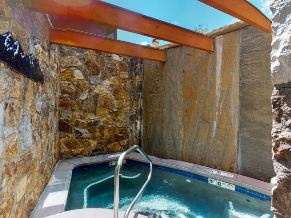 Ski in Ski Out Three Bedroom Rental Condo in Vail
