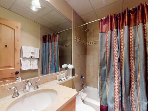 Vail Lionshead Condo 950210