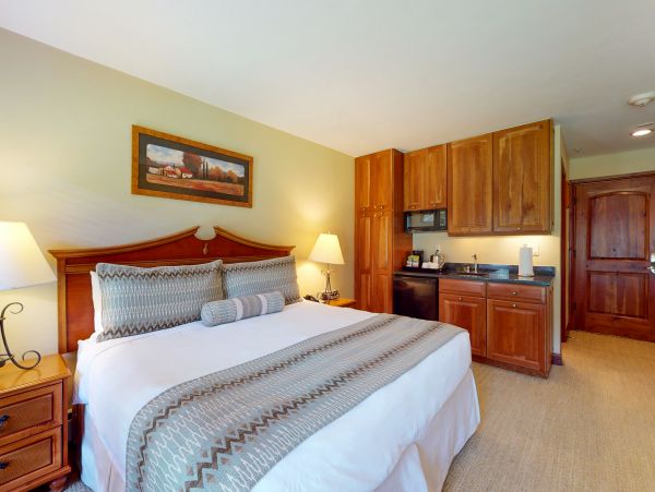 Vail Lionshead Condo 950229