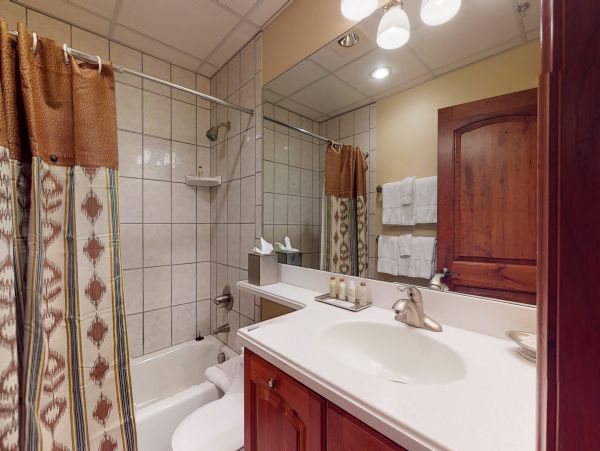 Vail Lionshead Condo 950229