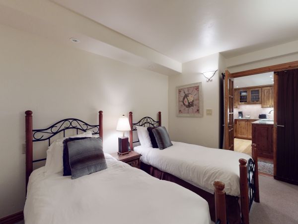 Beaver Creek Bachelor Gulch Condo 950239
