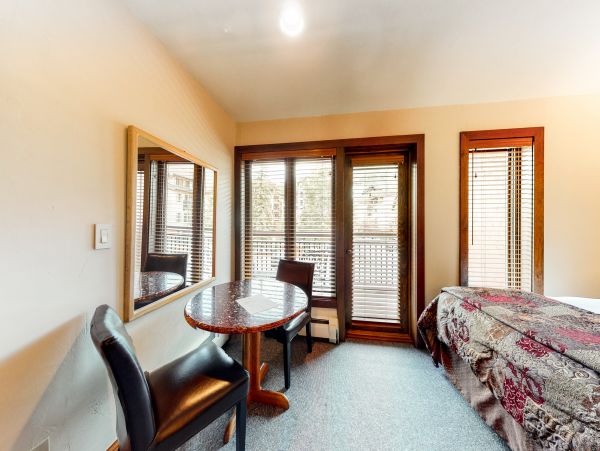 Vail Lionshead Condo 950256