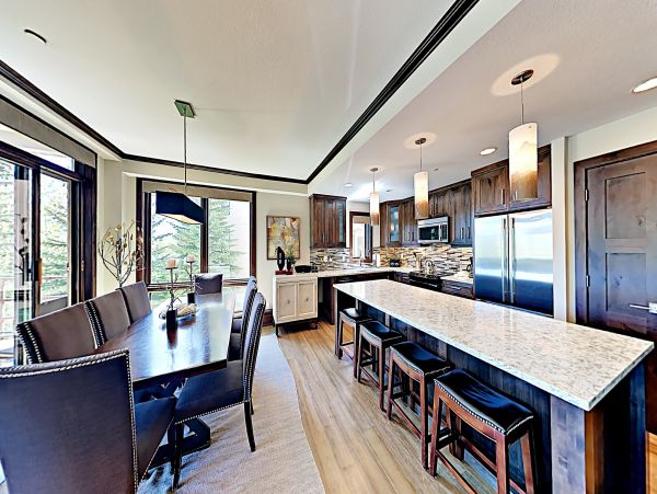 Luxury Ski In Ski Out 3 Bedroom Vacation Rental Sleeps 8