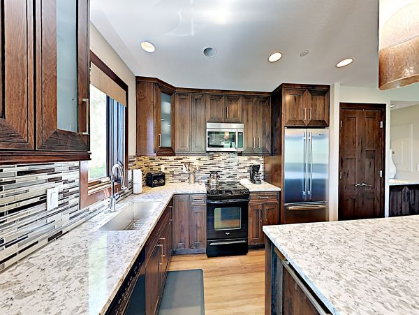 Luxury Ski In Ski Out 3 Bedroom Vacation Rental Sleeps 8